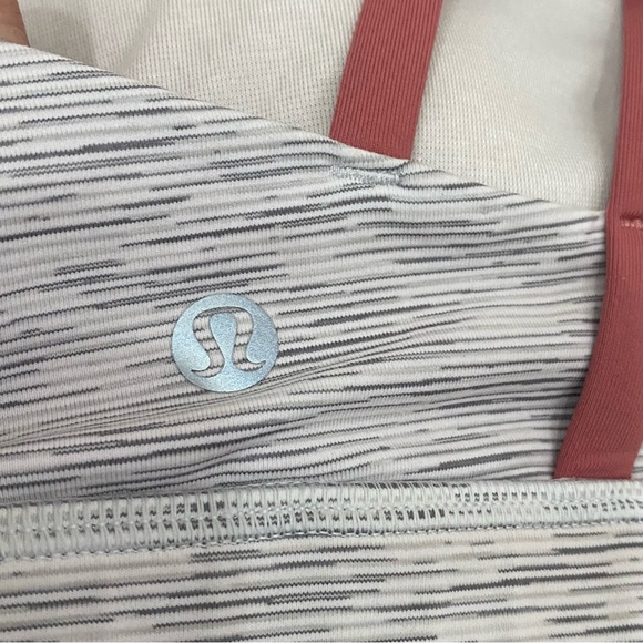 LULULEMON Energy Bra in Wee Are From Space Nimbus Battleship/Pink Puff Size 4 - Picture 10 of 13